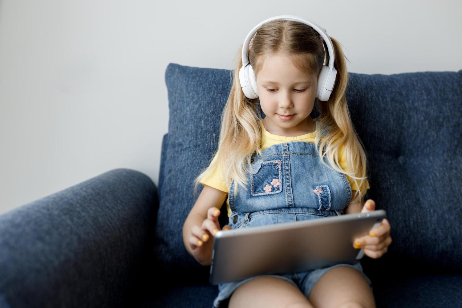 Aparelhos Eletrônicos: Cuidados Essenciais com a Visão Infantil